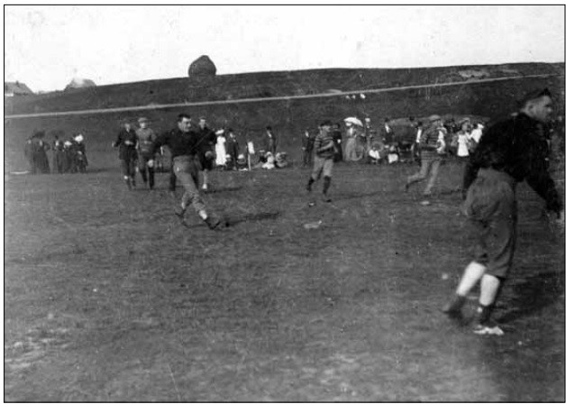 Lunca Bivolilor was an urban pasture in the eastern part of Cluj-Napoca, east of Pata Street (today Nicolae Titulescu Boulevard). The students, led by Lajos Vermes, set up the first football field in Cluj-Napoca in 1896. Until 1903, football matches were held here. In 1903, the local police chief ba