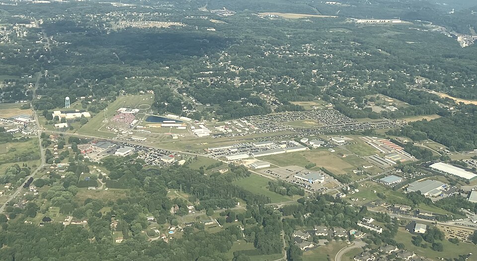 Butler farm show airport (3G9) on the day of Trump’s rally, July 14, 2024. Pictured from about 1500 AGL (3000ft MSL).