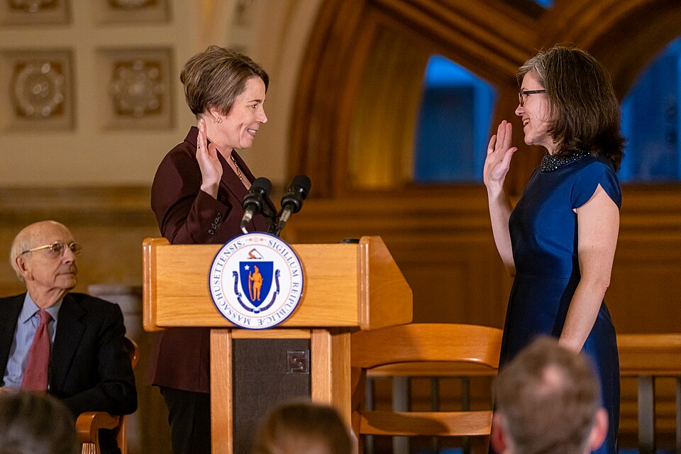 Governor Maura Healey and Lt. Governor Kim Driscoll join retired U.S. Supreme Court Justice Stephen Breyer, retired Supreme Judicial Court Justice Margot Botsford, Supreme Judicial Court Justice Serge Georges Jr., Attorney David Kravitz as well as other friends and family to celebrate the ceremonial
