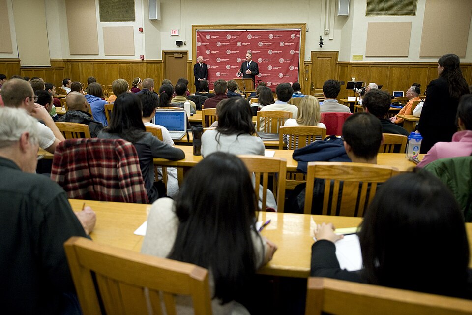 Deputy Secretary of Defense William J. Lynn III delivers remarks on the topics of detainee affairs and cyber security to about 100 law students from the International Security and Law Society at Cornell University Law School in Ithaca, N.Y., Nov. 18, 2009.