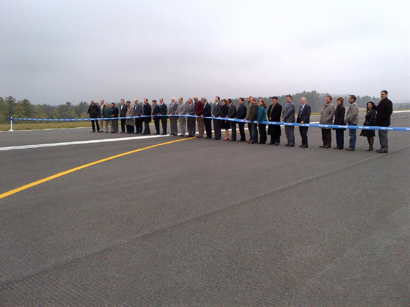 MassDOT Secretary and CEO Richard A. Davey joined local, state and federal officials to celebrate the completion of the runway expansion and safety improvements project at the Pittsfield Municipal Airport, a $22.5 million investment in the Commonwealth’s aviation infrastructure.
“Transportation infr