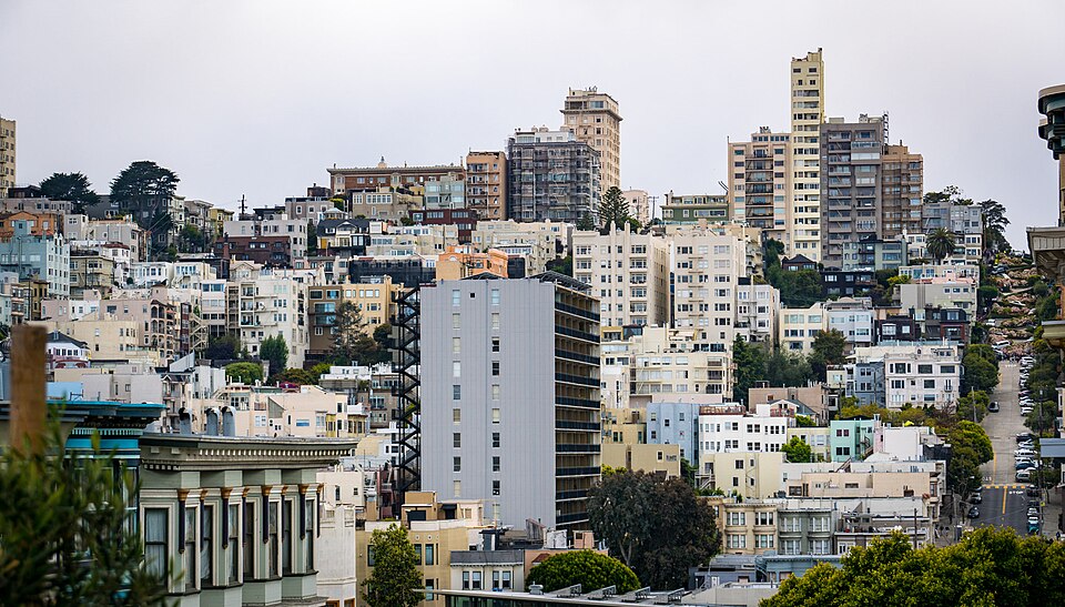 500px provided description: Lombard [#city ,#street ,#buildings ,#urban ,#cityscape ,#houses ,#residential ,#neighbourhood ,#San Francisco ,#Russian hill ,#Lombard street]