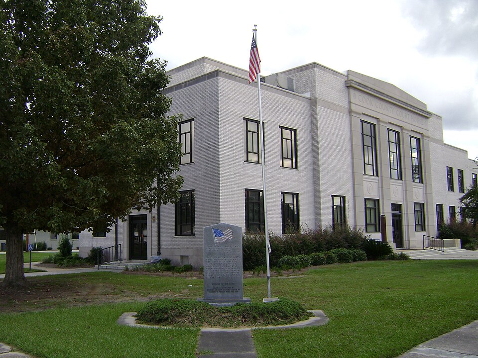Veterans Monument in front of Cook County Courthouse in Adel, Cook County, Georgia