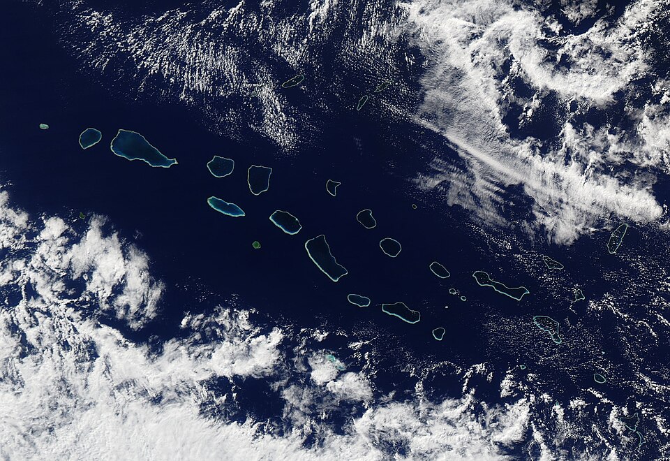 According to Fodor’s Travel, the word Tuamotu means “islands on the ocean’s back”, and some romantic observers liken the islets of the Tuamotu Archipelago backs of surfacing whales.
The sprawling set of delicate isles are found in the indigo waters of the South Pacific Ocean, and the Moderate Resolu