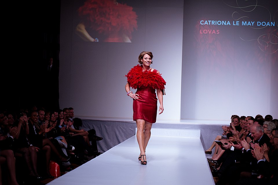 In any endeavour, crossing the finish line first – and repeatedly – takes incredible determination, dedication and talent. Catriona Le May Doan knows all about it. Canada’s Athlete of the Year in 2002, Catriona is the speed skater whose world record-setting wins captivated and inspired millions of C