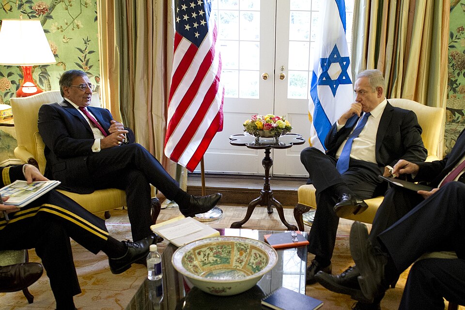 Secretary of Defense Leon E. Panetta meets with Israeli Prime Minister Benjamin Netanyahu at Blair H