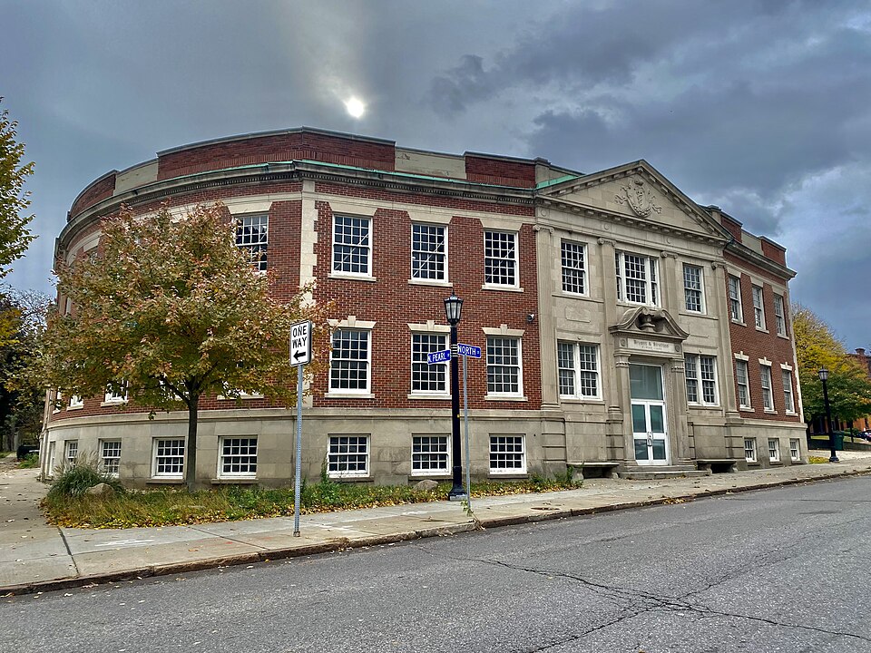 As seen in October 2022, the three-story structure first known as the Medical Arts Building stands at 40 North Street (corner North Pearl Street) in Buffalo, New York. Designed by locally-based architect Louis Greenstein for real estate developer Max Katz, this is a handsome Colonial Revival structu