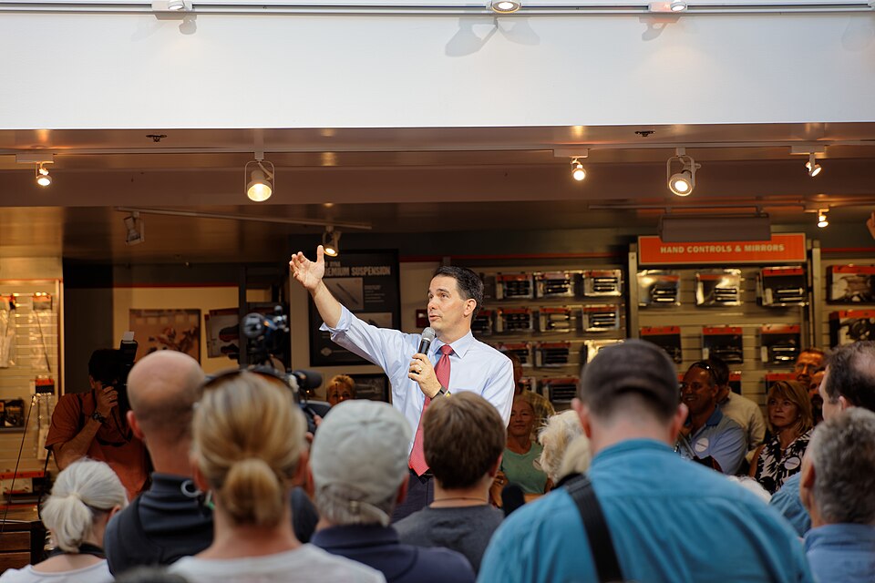 Scott Walker says he's battle-tested conservative
By DAN TUOHY
New Hampshire Union Leader
AMHERST – Wisconsin Gov. Scott Walker, on his first visit as a Republican presidential candidate, referred to himself Thursday as a battle-tested conservative who would work to win over New Hampshire voters.
"T