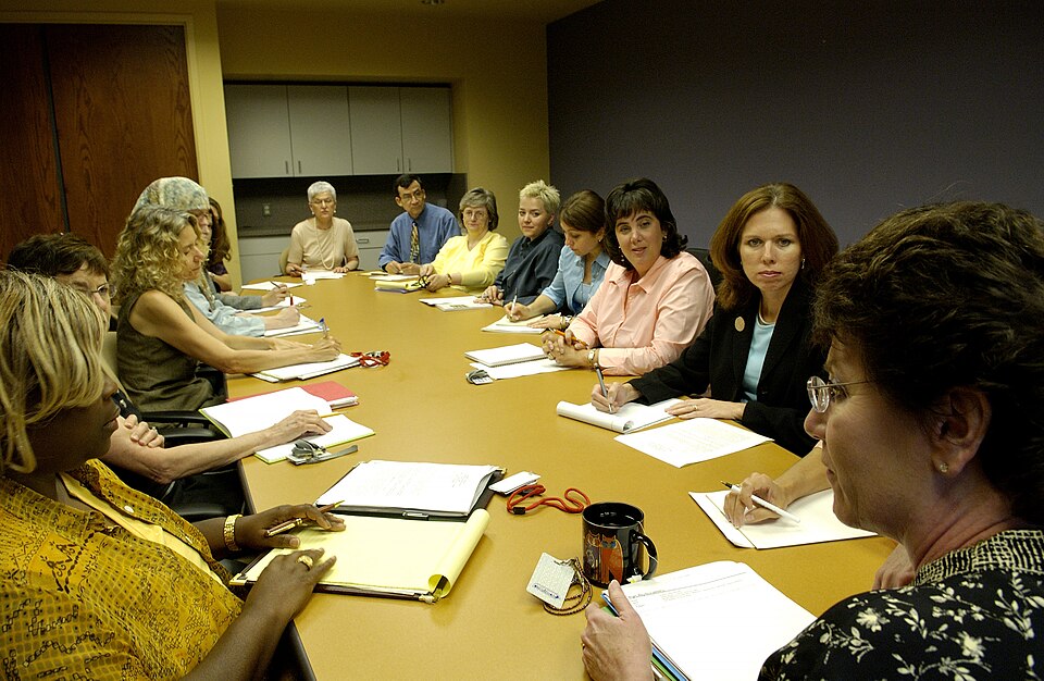 Title Staff Meeting
Description Staff from the Cancer Information Service (CIS) hold a meeting in their conference room.
Topics/Categories  National Cancer Institute -- People People -- Health Professional
Type Color, Photo
Source National Cancer Institute
