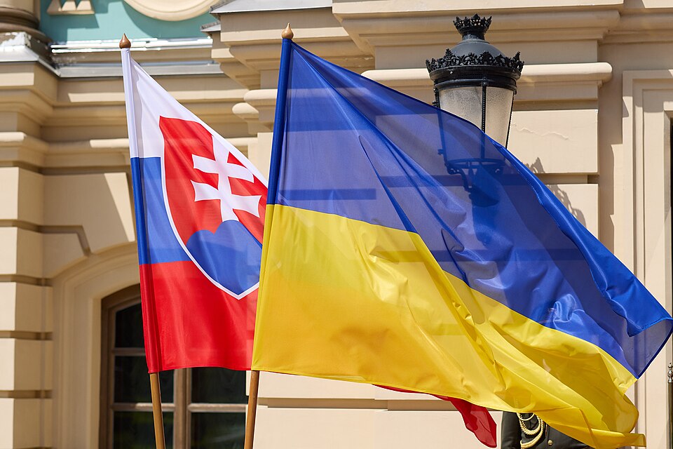 The President of Ukraine Volodymyr Zelenskyy met with the President of Slovakia Zuzana Čaputová in Kyiv.
The Head of State thanked Zuzana Čaputová for her determination and moral leadership shown in the face of the full-scale Russian invasion, as well as for supporting the Ukrainian Peace Formula.
“
