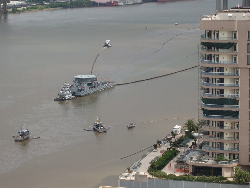 High-volume Open Sea Skimmer (HOSS) barge - Mississippi River  oil spill, New Orleans, Louisiana. August 3, 2008. Credit: Anthony Velasco/U.S. Fish and Wildlife Service