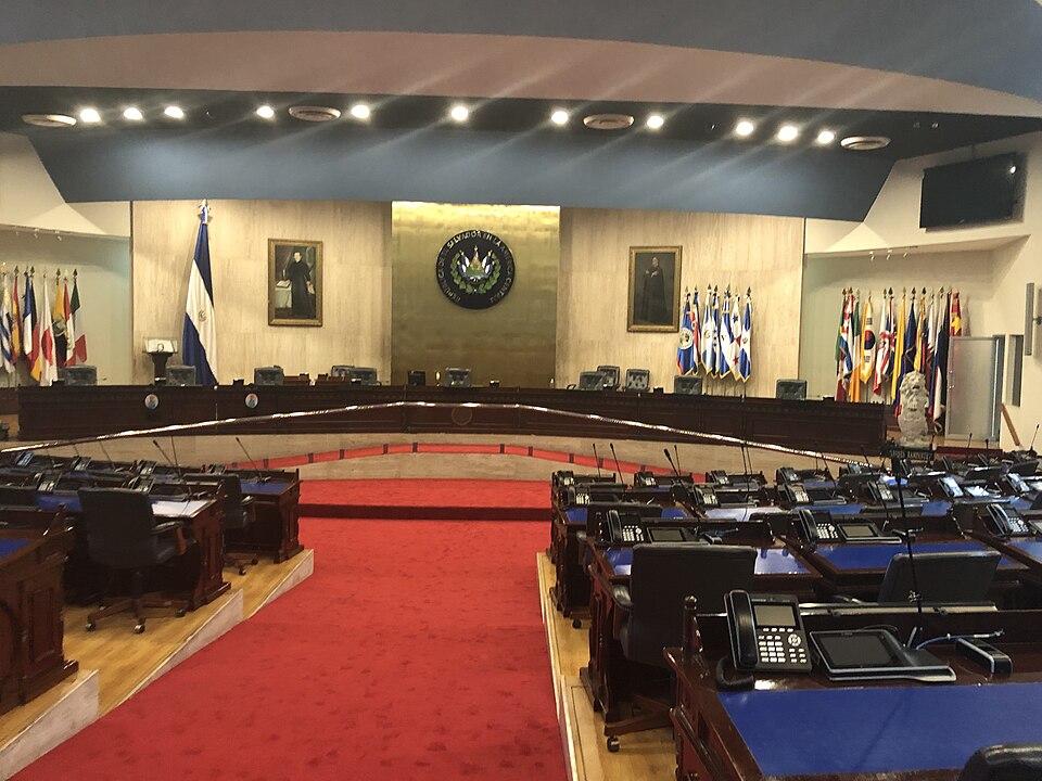 Interior of the Blue Room of the Legislative Assembly of El Salvador before May 2024.