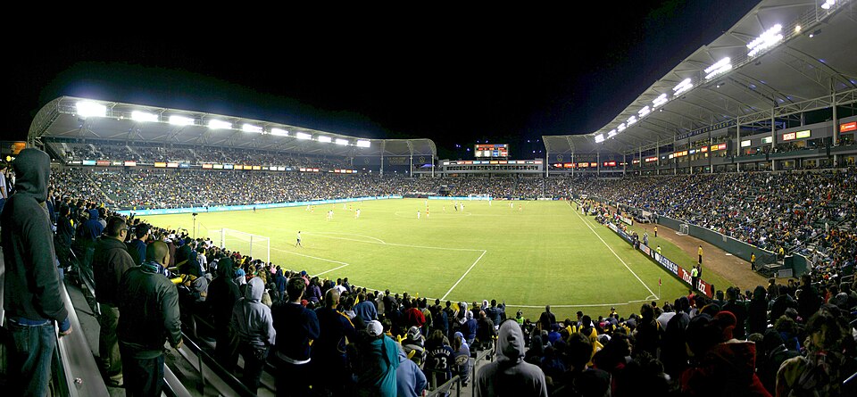 It’s lights out for Dynamo in L.A.
Quest for 3rd MLS Cup ends with extra-time collapse
By JOSE DE JESUS ORTIZ Copyright 2009 Houston Chronicle
Nov. 14, 2009, 3:07AM
CARSON, Calif. -- It took extra time, but David Beckham, Landon Donovan, Gregg Berhalter and the rest of the Los Angeles Galaxy finally