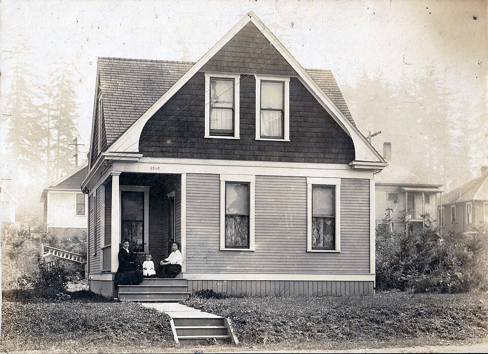 House at 5246 Brooklyn Ave in Seattle's U-District neighborhood. Built c.1907 by its first resident G.R. Bower, this house stood until the late 2000s, when it was replaced by an apartment building. A similar house built around the same time still stands next door. This photo was likely taken prior t