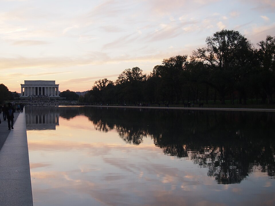 Lincoln Memorial and Reflecting Pool at dusk