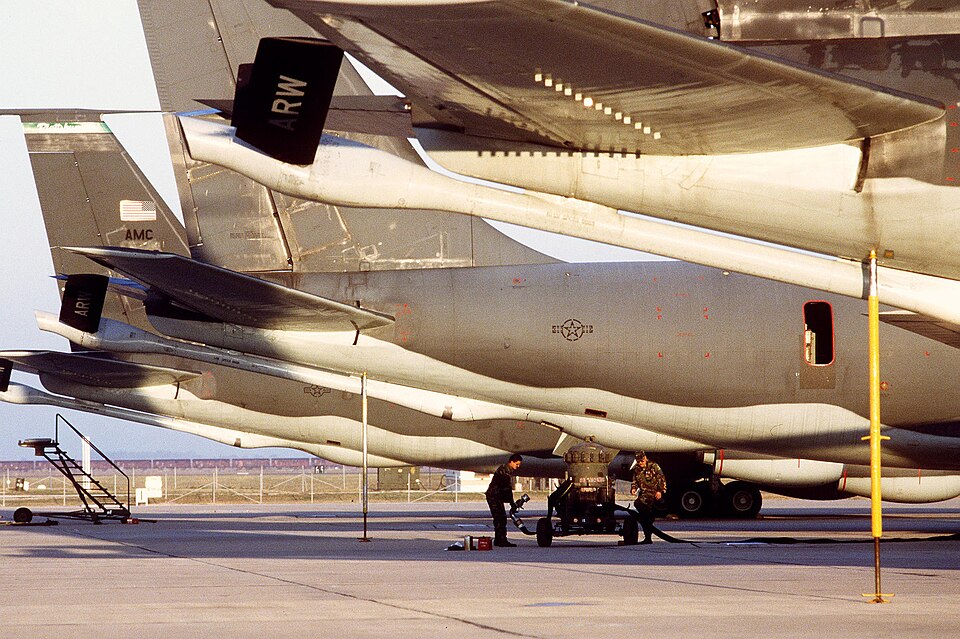 The original finding aid described this photograph as: Subject Operation/Series: RESTORE HOPE II Base: Moron Air Base State: Sevilla Country: Spain (ESP) Scene Camera Operator: SSGT Theodore J. Koniares Release Status: Released to Public