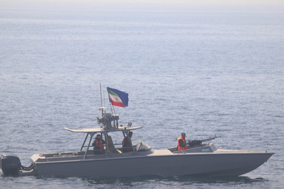 U.S. Navy description of the file: "A video screenshot of Iran’s Islamic Revolutionary Guard Corps Navy (IRGCN) operating in an unsafe and unprofessional manner in close proximity to patrol coastal ship USS Sirocco (PC 6) and expeditionary fast transport USNS Choctaw County (T-EPF 2) in the Strait o