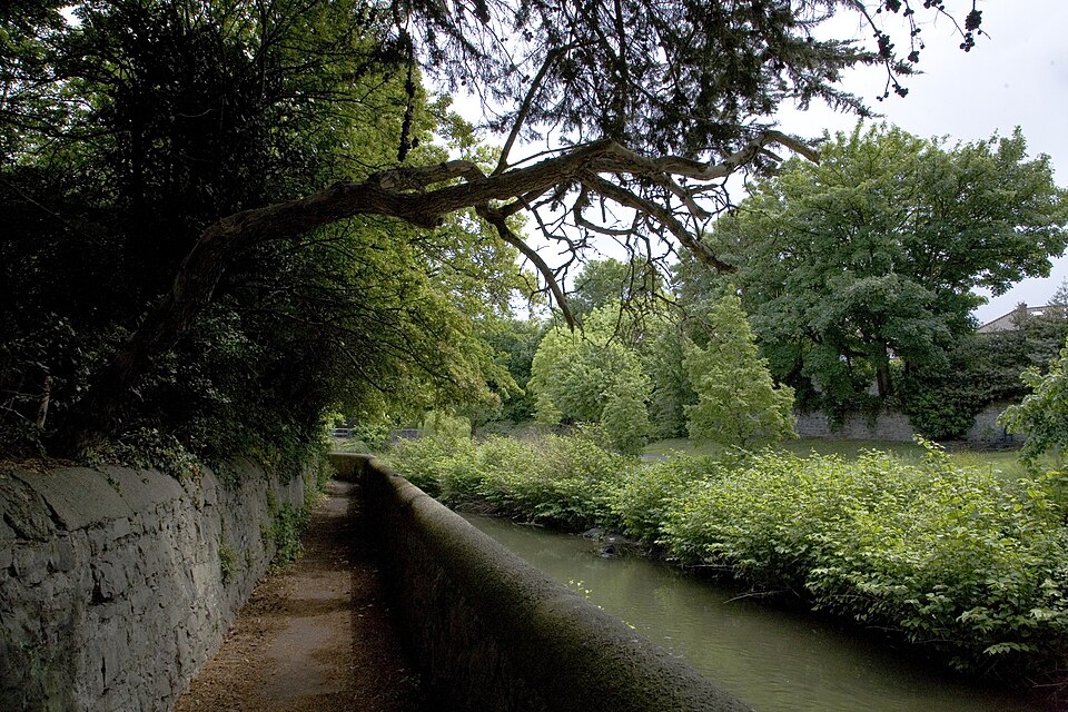 Clonskeagh or Clonskea (Irish: Cluain Sceach, meaning "meadow of the whitethorn"), is a southern suburb of Dublin, Ireland. The district straddles the River Dodder.
Whilst located fully within the county of Dublin, Clonskeagh lies partially within the administrative area of Dublin City Council but m