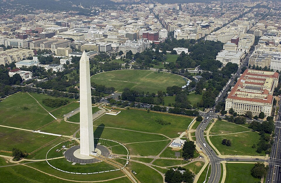 Washington, D.C. (Sept. 26, 2003) - Aerial view of the Washington Monument with the White House in t