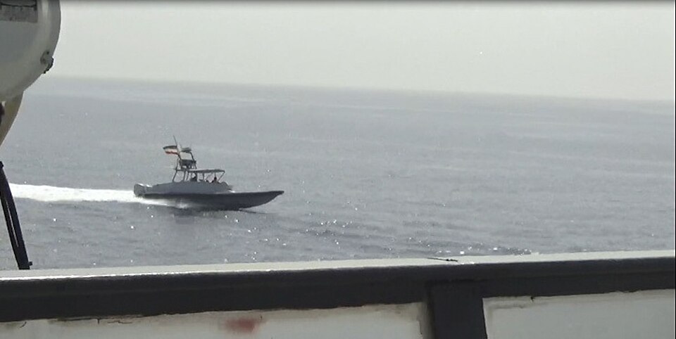 U.S. Navy description of the file: "A video screenshot of Iran’s Islamic Revolutionary Guard Corps Navy (IRGCN) operating in an unsafe and unprofessional manner in close proximity to patrol coastal ship USS Sirocco (PC 6) and expeditionary fast transport USNS Choctaw County (T-EPF 2) in the Strait o