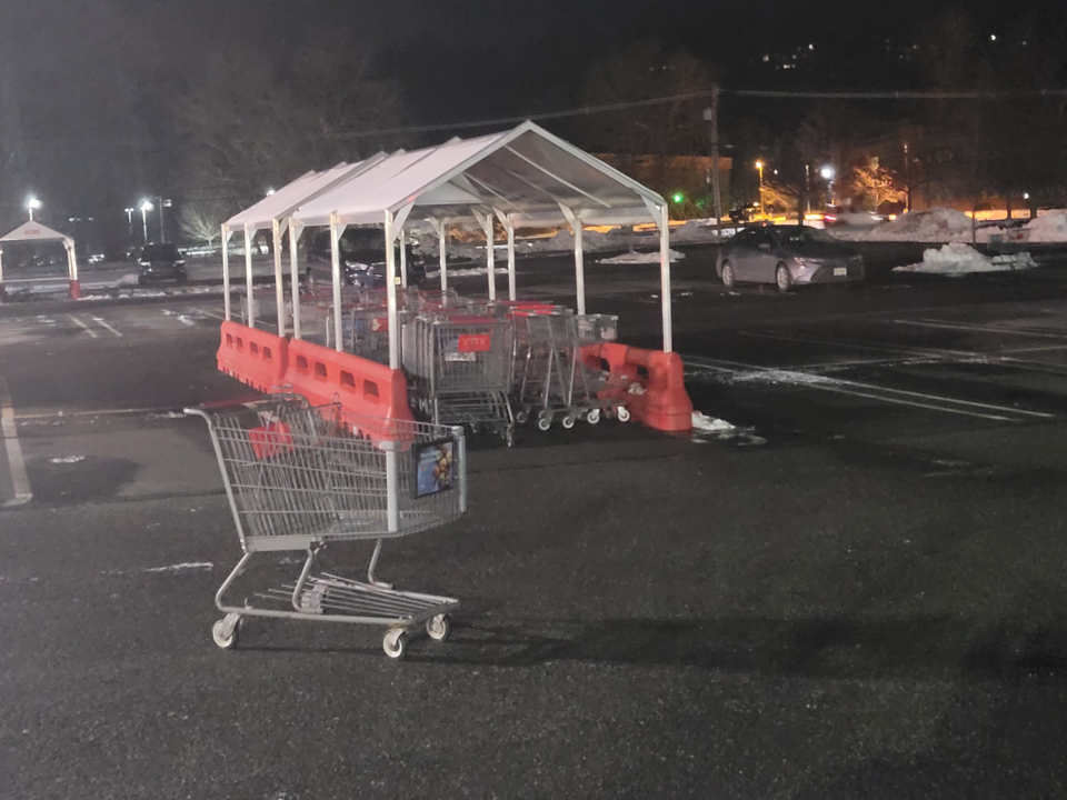 store in plaza in Warren, NJ