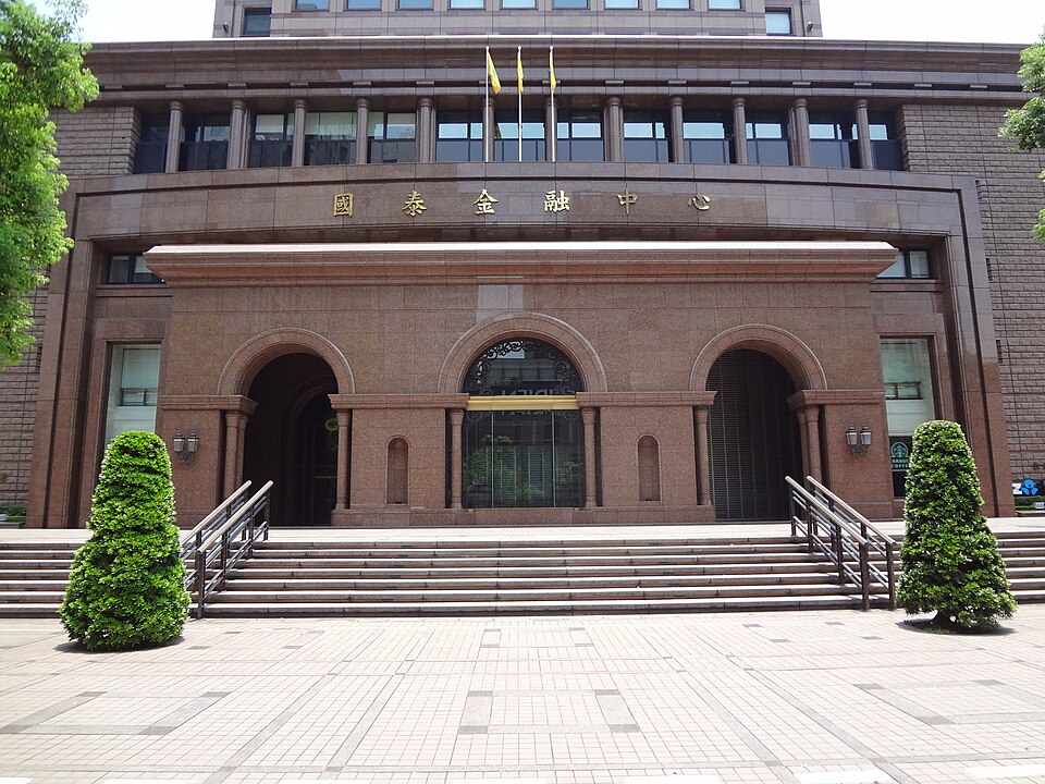 ​國泰金融中心大門。