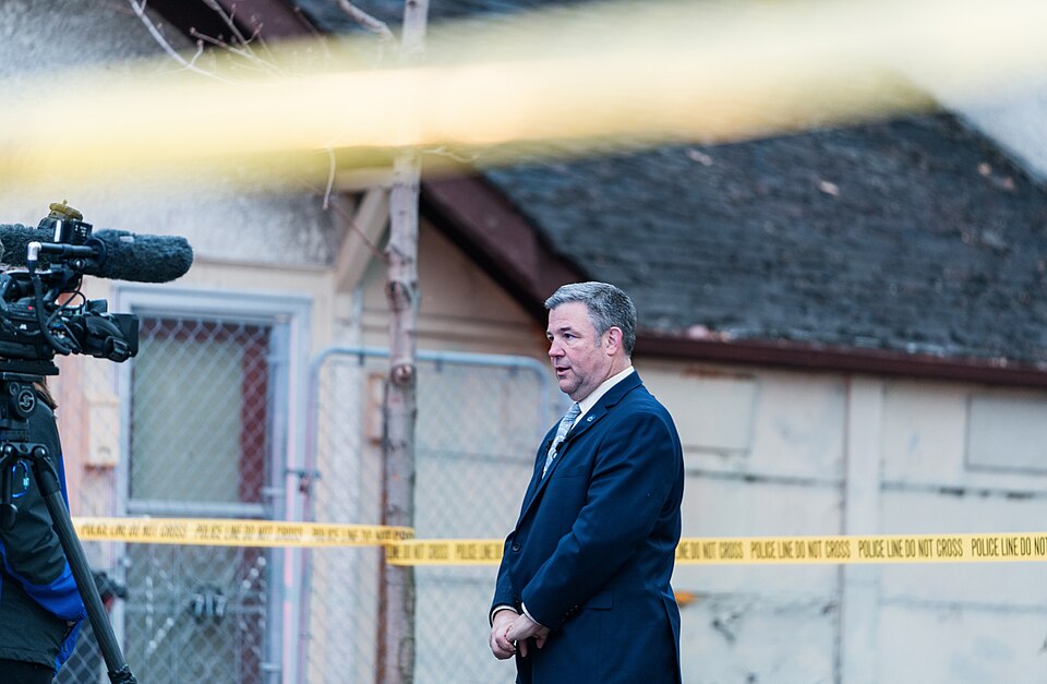 Minneapolis Public Information Officer John Elder gives an update to reporters at the scene of a fatal car crash at 36th and Aldrich Avenues North in Minneapolis on May 1, 2019. Suspect Trevon McMorris was taken into custody after fleeing officers and crashing into another vehicle and killing that v