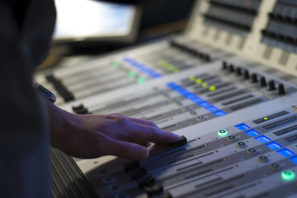 The Pentagon Press Briefing Room studio before USNS Comfort Commanding Officer Navy Capt. Patrick Amersbach and USNS Mercy Commanding Officer Capt. John Rotruck brief via phone about DOD COVID-19 response efforts, Arlington, VA, April 2, 2020.