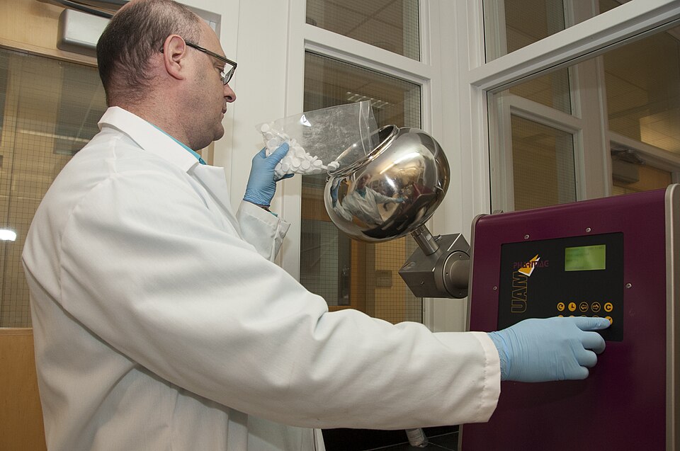 An FDA scientist evaluates how variations in coating affect the drug product. When evidence arises that an FDA-approved generic drug is less effective than previously thought, FDA’s Division of Product Quality Research may recreate the drug from scratch and test it with improved methods.
For more in