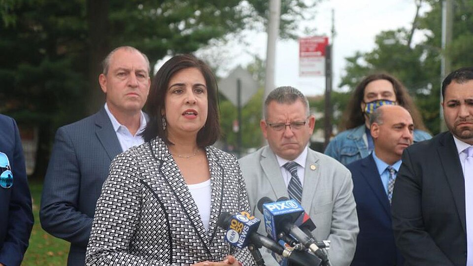 October 13, 2021
In The News
Annalise Knudson
The Staten Island Advance
STATEN ISLAND, N.Y. — Several Staten Island elected officials and parents gathered outside PS 8 in Great Kills on Tuesday to express their opposition to New York City’s plan to scrap the Gifted &amp; Talented (G&amp;T) program i
