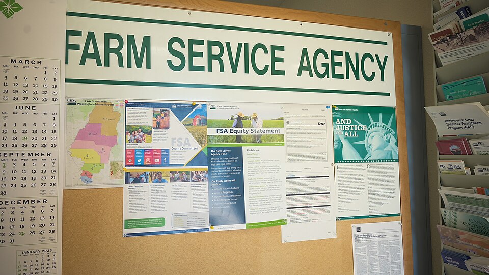 Public information, public notices, and signage at the USDA Service Center for the Farm Service Agency and Natural Resources Conservation Service in Weiser, Idaho. And Justice for All Poster.
4/2/2024 by USDA/Kirsten Strough