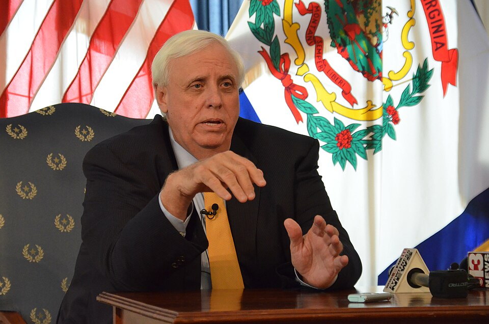 100 Days Of The Justice Administration
4/27/2017


On Inauguration Day, Governor Justice shared his vision for transforming West Virginia, and after 100 days, the Governor and his team have taken steps to bring greatness to our state. 
The Governor’s primary focus continues to be passing a budget th