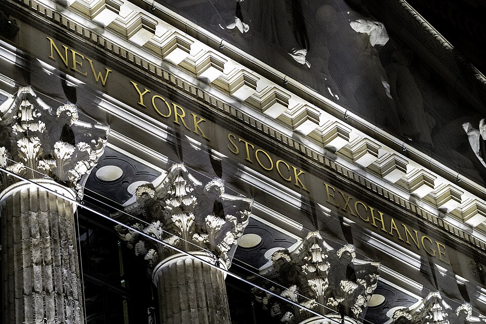 Building with text; Broad Street