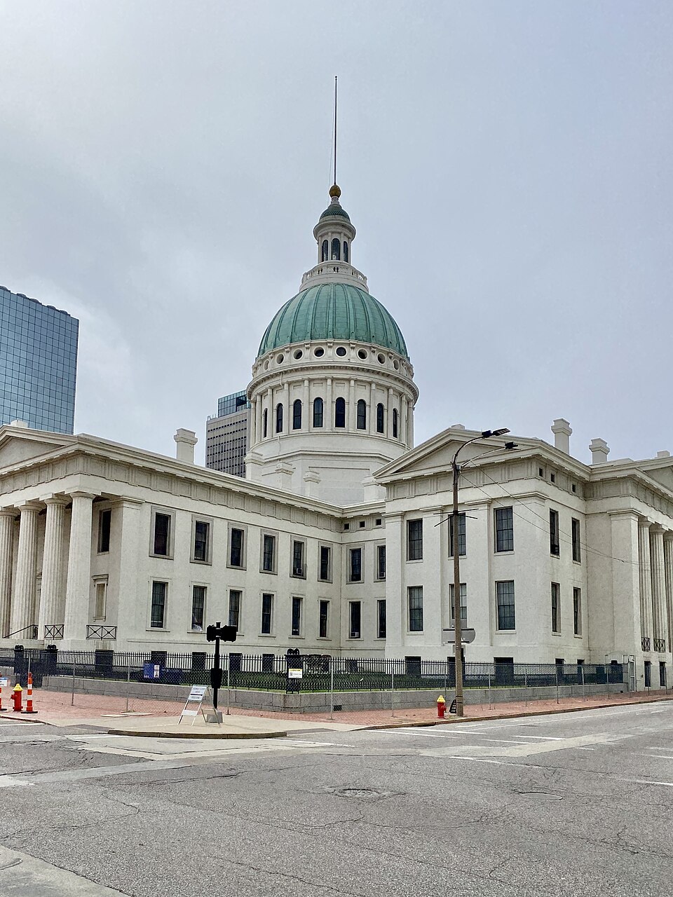 Built in 1839, 1851, and 1864, this Greek Revival-style building was designed by Henry Singleton, and was later renovated by Robert S. Mitchell and William Rumbold, adding several of the building’s wings and present features.  The oldest section of the courthouse is the foundation of the east wing, 